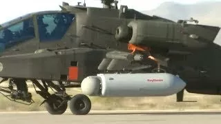 2017년 AH 64 아파치 공격헬기 고출력 레이져 무기 사격데모 Apache Helicopter Fires High Energy Laser Demo