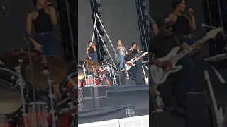 Anastacia left outside alone live shrewsbury 2018