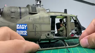 Building 1:35 Vietnam War easily with UH-1 Huey Riders