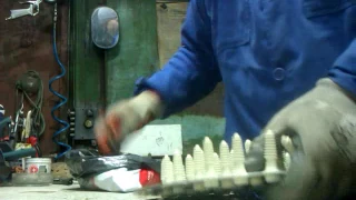 Установка бильных пальцев на диск перосъемной машины, для перепелов