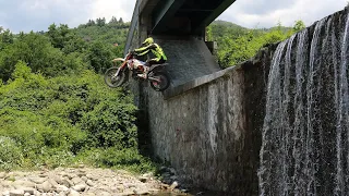 ENDURO RIDING ON LIMITS