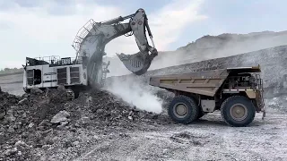 The Liebherr Excavator Bucket Material Is So Hard That Smoke Comes Out ~ Miningmovies