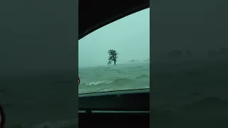 BREAKING - I-10 Near Houston Texas has waves!!!