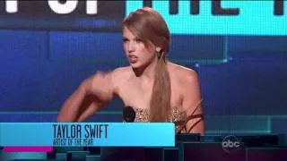 Taylor Swift Wins Artist Of The Year - AMA Awards 2011