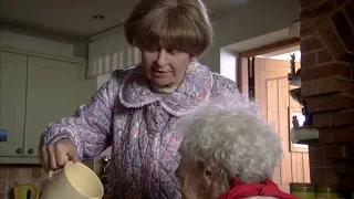 Tracey Ullman's Show S01e02 - Kay and Mother - Estate Agent