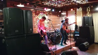 Rock bar band (Smoke on the water cover)