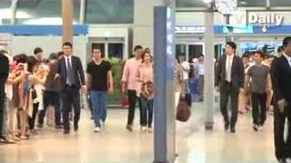 Lee Min Jung and Lee Byung Hun @ Incheon Airport
