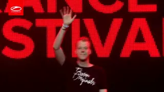 Max Meyer – ID @ A State Of Trance 700 Mumbai (Ruben De Ronde Live From ASOT 700 Mumbai, India)