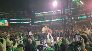 Roman Reigns vs. Cody Rhodes in front of us during night 2 of Wrestlemania 40.