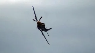 Ultimate P-51 Mustang Whistle Sound Flyby. " What makes the sound ? "