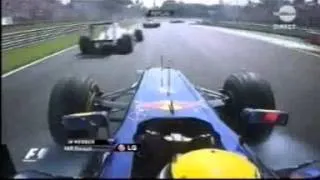 F1 2011 Italy - Mark Webber without front wing Crash