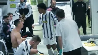 Ronaldo discute com Cuadrado no balneário (Juventus-Porto 2021)