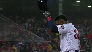 TOR@BOS: Papi singles, receives ovation after exit