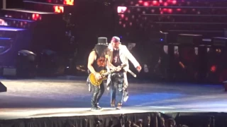 Guns N' Roses - Slash Solo Then Straight Into Sweet Child O' Mine, Perth,Australia. February 21,2017