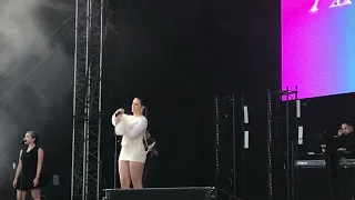 Mae Muller - 'I Just Came to Dance' @ Victorious Festival 2023