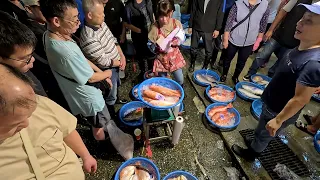 4K 石斑喊價比養殖便宜 大目鰱賀成交 The Grouper price is so crazy, 坎仔頂 基隆魚市場 seafood fishmarket auction