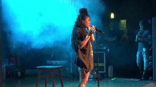 Jessie Reyez - Apple Juice - Live at Scala 2018