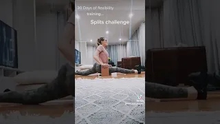 I achieved front splits within 30 days! 30 Days progress. 30 day challenge. Flexibility training.