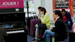 L. Einaudi, Nuvole bianche  - Gare de Lyon, Paris