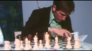 Bobby Fischer and his Dubrovnik chess set