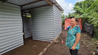 🔘Día 6 #2 | Iniciamos la CONSTRUCCIÓN de la CASA de Doña Transito | Colocando Lámina 🏡 🤝