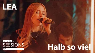 LEA - Halb so viel (RTL+ Sessions)