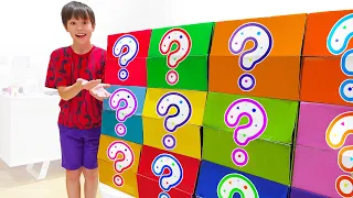 Max and Surprise Cube Boxes story for children