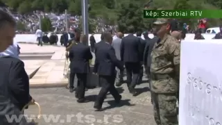 2015 07 11 Megtámadták Vučićot a srebrenicai megemlékezésen