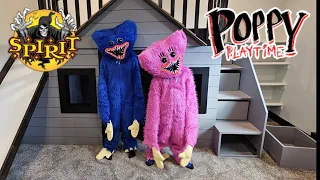 New Official Huggy Wuggy & Kissy Missy Costumes from Spirit Halloween!