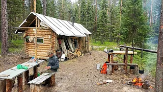 Хариус и Сплав по Реке / Ночуем в Избе Северной Тайги / На "Карасе" по рекам / Часть 2