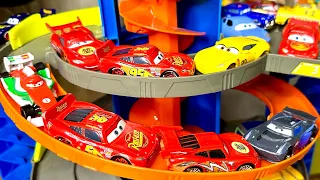 Looking for Lightning McQueen Cars: Lightning McQueen, Doc Hudson, Cruz Ramirez, Mater, Storm, Guido