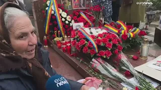 Ziua lui Ceaușescu, la Cimitirul Ghencea. Zeci de români îl regretă, încă, pe fostul dictator