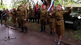 В день Победы ветеранов Тамбова поздравили праздничным концертом под окнами их домов