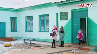 Почему школьников из села Засопка не выпускают на переменах в туалет?