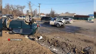 В Уссурийске сотрудники полиции устанавливают обстоятельства ДТП со смертельным исходом.