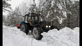 ТРАКТОР МТЗ-82.1 "БАЛОЧНИК". ОПЯТЬ МЕТЕЛИ,ЧИСТИМ СНЕГ В 2022 ГОДУ.ВСЕХ С НАСТУПИВШИМ!