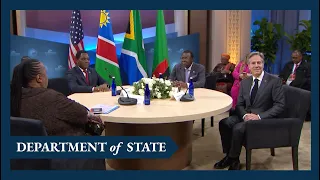 Secretary Blinken photo/video spray at the U.S. Africa Leaders Summit