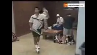 Novak Djokovic imitando a otros tenistas.