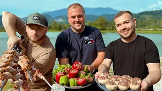 ШАШЛЫК КЕБАБ В ОВОЩАХ / ГОТОВИМ В СОЧИ С ДРУЗЬЯМИ