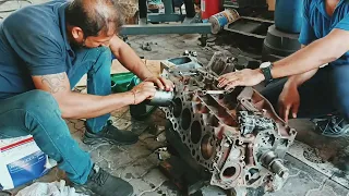 TOYOTA Coster 1HZ Engine Rebuild