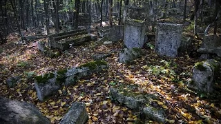 Страшный коп.Скелет без головы.