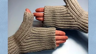 Митенки с анатомическим пальцем. Crochet mittens.