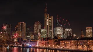 Silvester in Frankfurt - Feuerwerk am Main