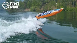 RC Boat Wave Jumping - Traxxas M41 Catamaran Widebody