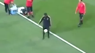 Ronaldinho humiliates his teammate during warm up