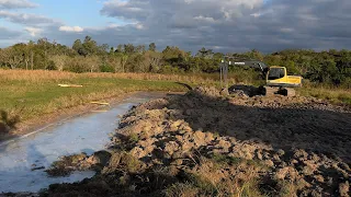 TAMPANDO TANQUE DE PEIXE  ( Parte 2 ) Escavadeira hidráulica op iago