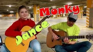 Dance Monkey  Finger style Guitar / уличные музыканты /  Elizaveta Nikonova