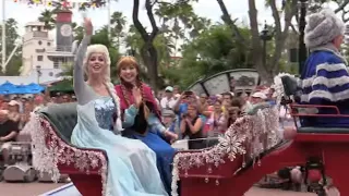 Frozen Royal Welcome show, parade, sing-along with Anna, Elsa, Kristoff, Olaf at Walt Disney World