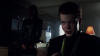 Gotham 2x03 Jerome Kills His Father