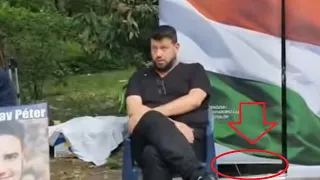 Puzsér unatkozik, aztán..... aztán elszakad a roll-up XD